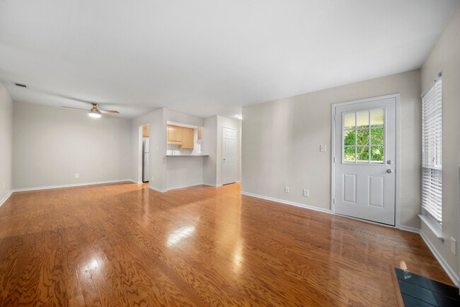 6808 Glenridge Dr in Atlanta, GA - Building Photo - Building Photo