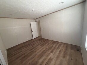 23432 Winifred Ave in Warren, MI - Building Photo - Building Photo