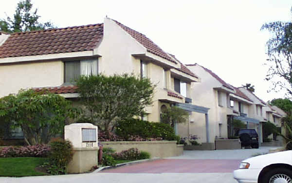 2558 Orange Ave in Costa Mesa, CA - Building Photo