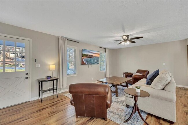 303 Nottingham Dr in Woodstock, GA - Building Photo - Building Photo