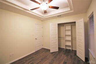 713 Cathedral Hl, Unit 2 in Edinburg, TX - Building Photo - Building Photo