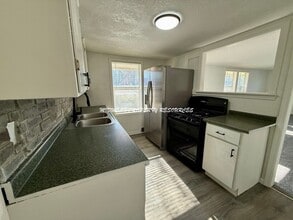 300 W 10th St in Holden, MO - Building Photo - Building Photo