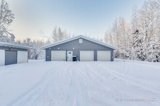 3689 Anton Ave in North Pole, AK - Building Photo - Building Photo