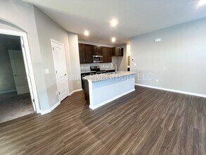 521 Rochdale Run in Delaware, OH - Building Photo - Building Photo