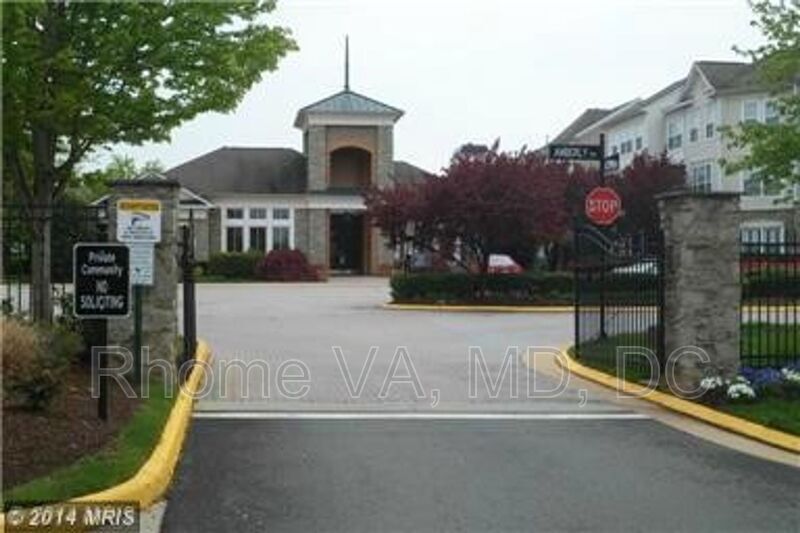 21809 Jarvis Square in Ashburn, VA - Building Photo