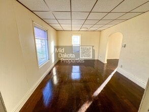 405 S Minnesota St in Mitchell, SD - Building Photo - Building Photo