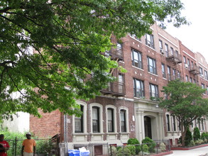 1608 Union St in Brooklyn, NY - Foto de edificio - Building Photo