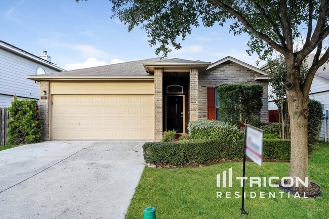 150 Roadrunner Ave in New Braunfels, TX - Building Photo - Building Photo