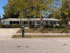 1659 Ricardo Ave in Ft. Myers, FL - Building Photo