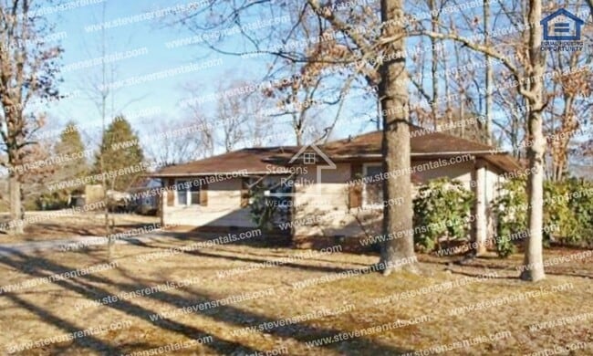 929 Deerfield Dr in Cookeville, TN - Foto de edificio - Building Photo