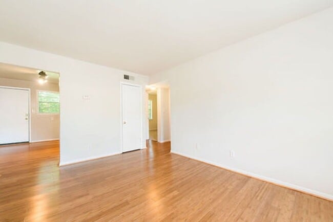 Arbors of East Atlanta in Atlanta, GA - Building Photo - Building Photo