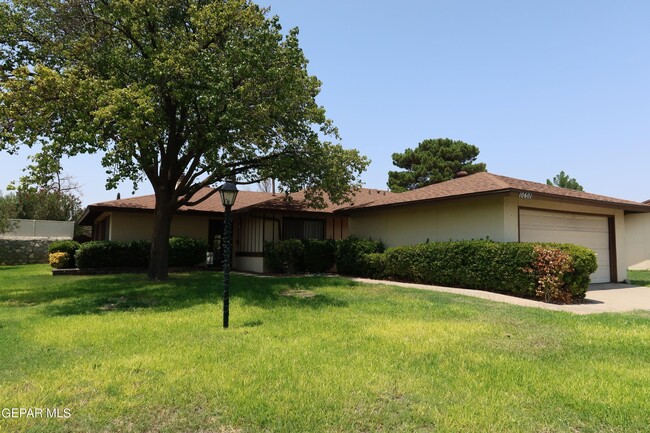 property at 10601 Park View Cir