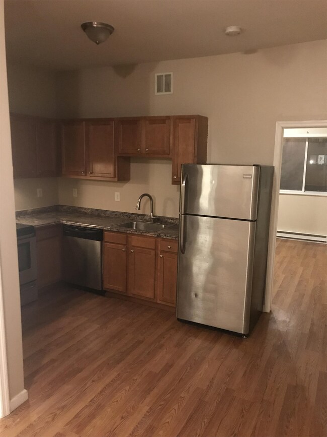 139 Madison Ave-Unit -1 in Albany, NY - Building Photo - Building Photo