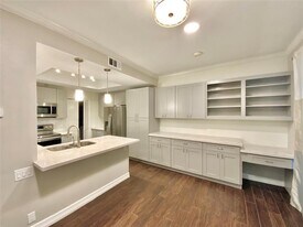 233 Litchfield Ln in Houston, TX - Building Photo