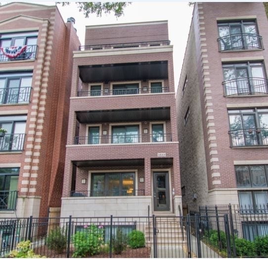 property at 3533 N Wilton Ave