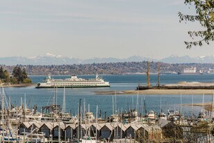 5834 Packard Ln NE in Bainbridge Island, WA - Building Photo