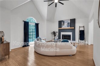 991 Gentry Ln in Marietta, GA - Building Photo - Building Photo