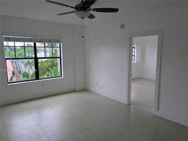 934 Michigan Ave in Miami Beach, FL - Building Photo - Building Photo