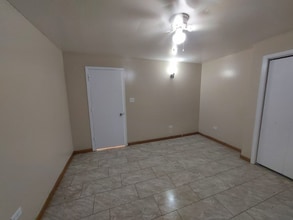 4623 Eberly Ave-Unit -1 in Brookfield, IL - Building Photo - Building Photo