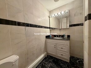 3 Grimes St, Unit 1 in Boston, MA - Building Photo - Building Photo