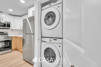 3221 Magpie Link NW in Edmonton, AB - Building Photo - Building Photo