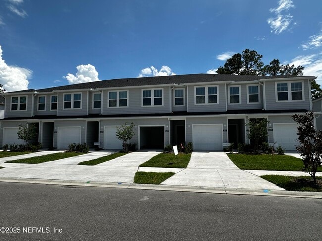 property at 611 Holly Lks Dr