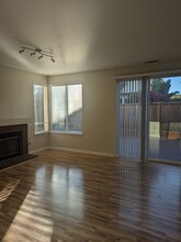 1 Cotella Ct in Alameda, CA - Building Photo - Building Photo