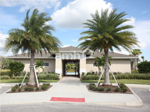 4710 Reisswood Loop in Palmetto, FL - Foto de edificio - Building Photo