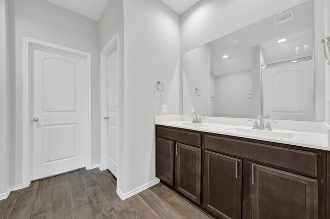 18271 Woodpecker Trl