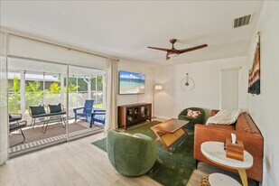 113 Base Ave W in Venice, FL - Building Photo