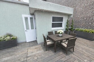 221 E 23rd St in New York, NY - Foto de edificio - Building Photo