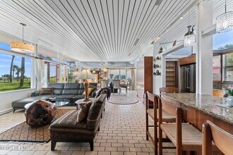 2337 SEMINOLE Rd in Atlantic Beach, FL - Foto de edificio - Building Photo