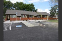 141 W Broadway Ave photo'