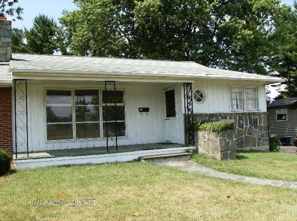 708 Prices Fork Rd in Blacksburg, VA - Building Photo