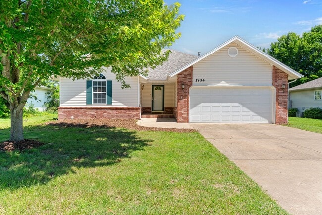 property at 1704 S Fisk Ave
