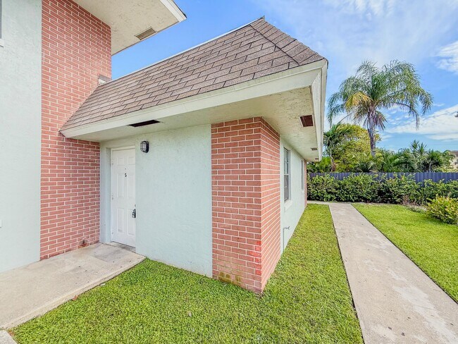 1515 N Federal Hwy in Lake Worth Beach, FL - Building Photo - Building Photo
