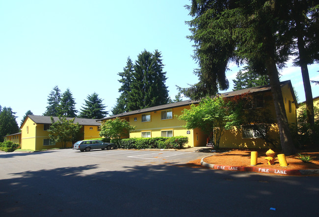 Woodside East in Bellevue, WA - Building Photo - Building Photo