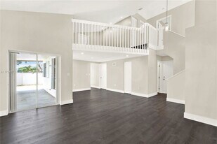 714 Cumberland Terrace in Davie, FL - Building Photo
