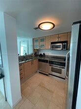 2101 BRICKELL, Unit 2210 in Miami, FL - Building Photo - Building Photo