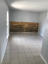 1338 Churing Dr in San Antonio, TX - Foto de edificio - Building Photo