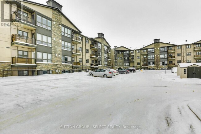 15 Jacksway Crescent in London, ON - Building Photo - Building Photo