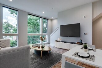2128 Ashby St in Dallas, TX - Foto de edificio - Building Photo