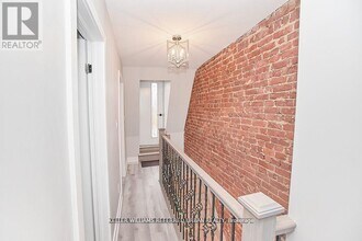 911 Dovercourt Rd in Toronto, ON - Building Photo - Building Photo