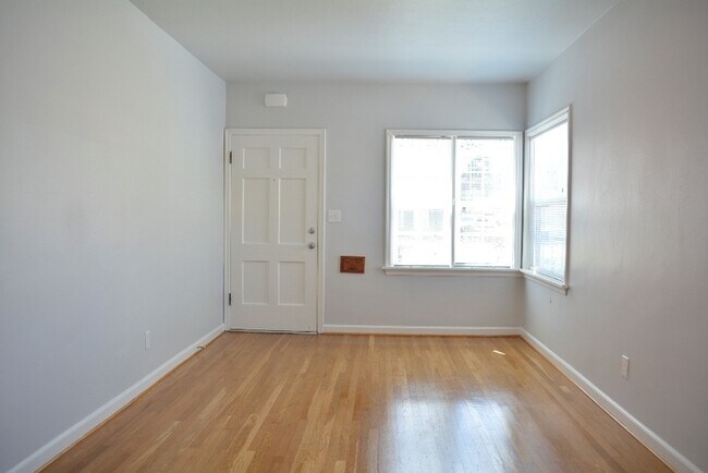 5034 SE 75th Ave in Portland, OR - Building Photo - Building Photo