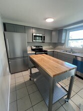 7401 King Arthur Dr in Port Richey, FL - Building Photo - Building Photo