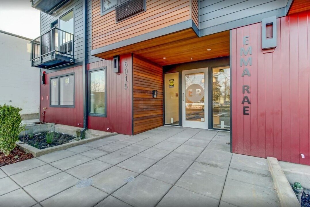 6015 S Virginia Ave in Portland, OR - Foto de edificio