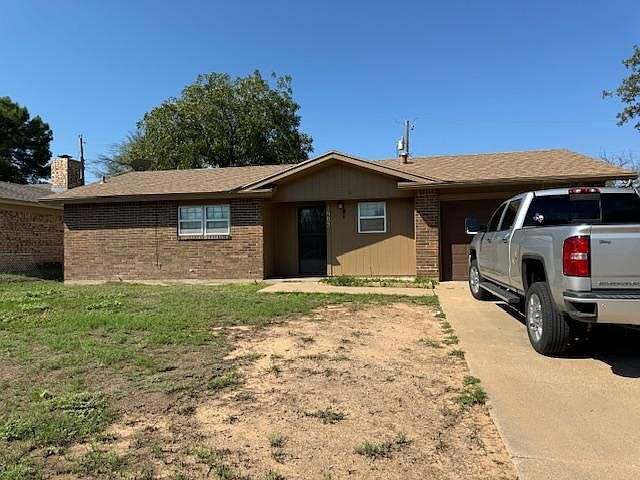 property at 1905 Meadowbrook Dr