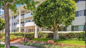 521 Montana Ave, Unit 107 in Santa Monica, CA - Building Photo