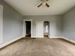 545 W State St in Albany, IN - Building Photo - Building Photo