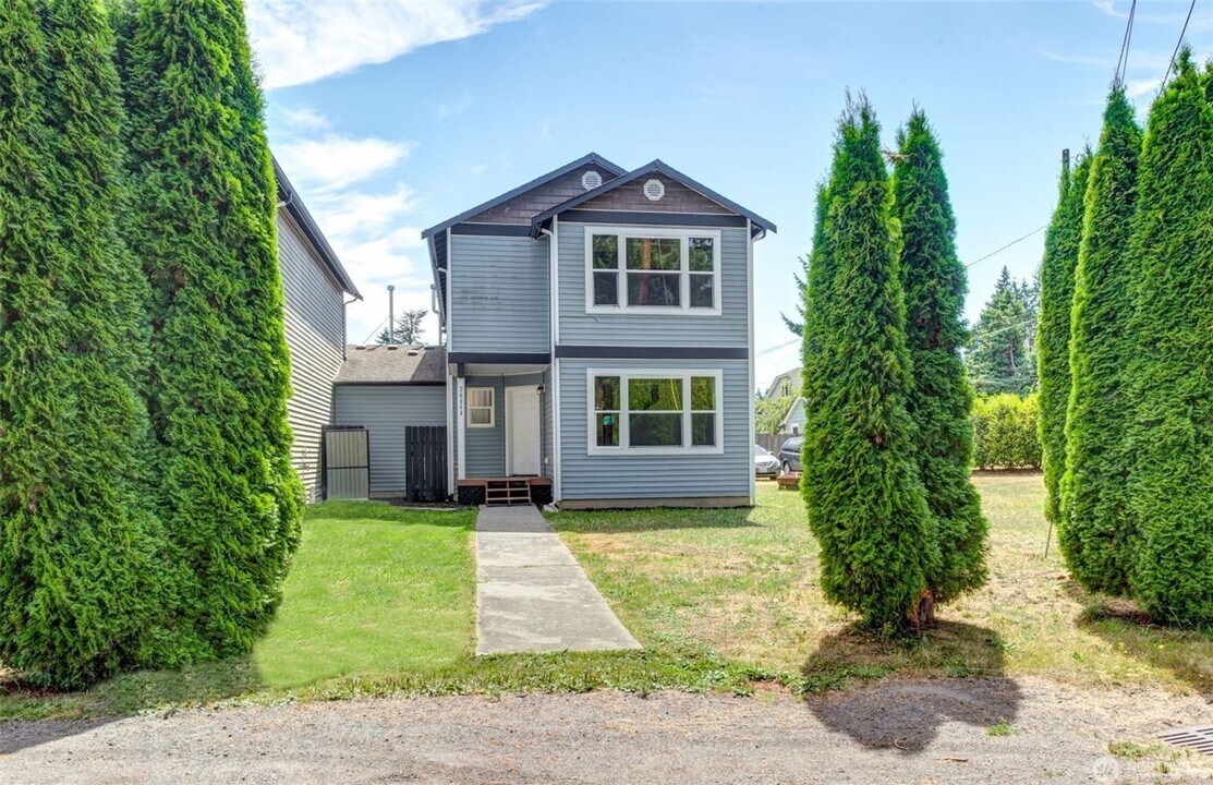 2004 Columbia Ave in Everett, WA - Foto de edificio
